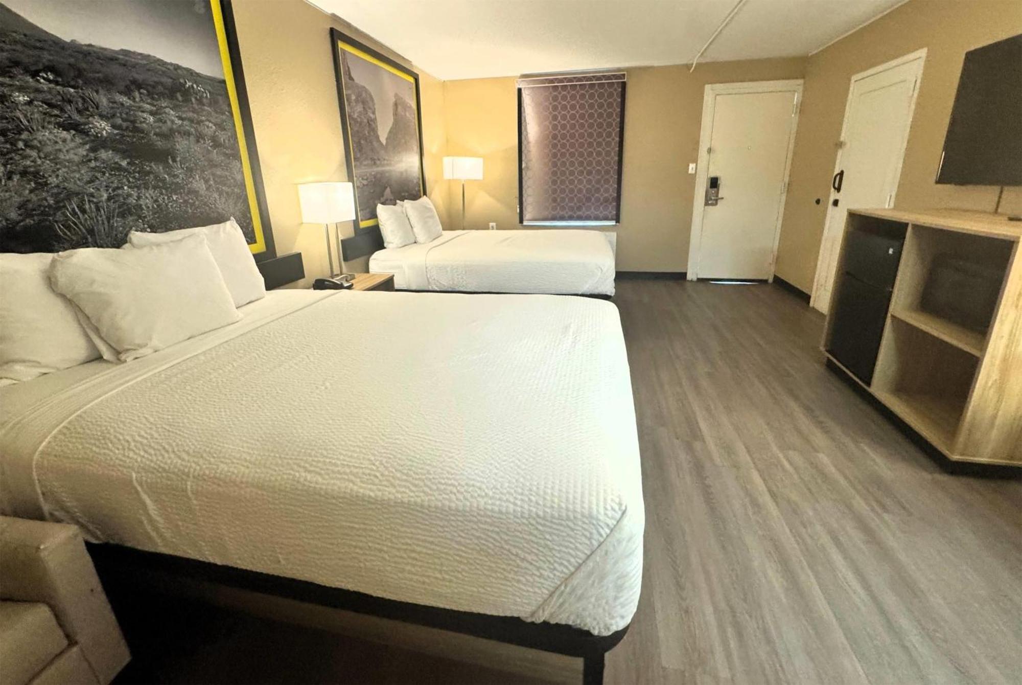 Super 8 By Wyndham Corpus Christi Airport Hotel Exterior photo