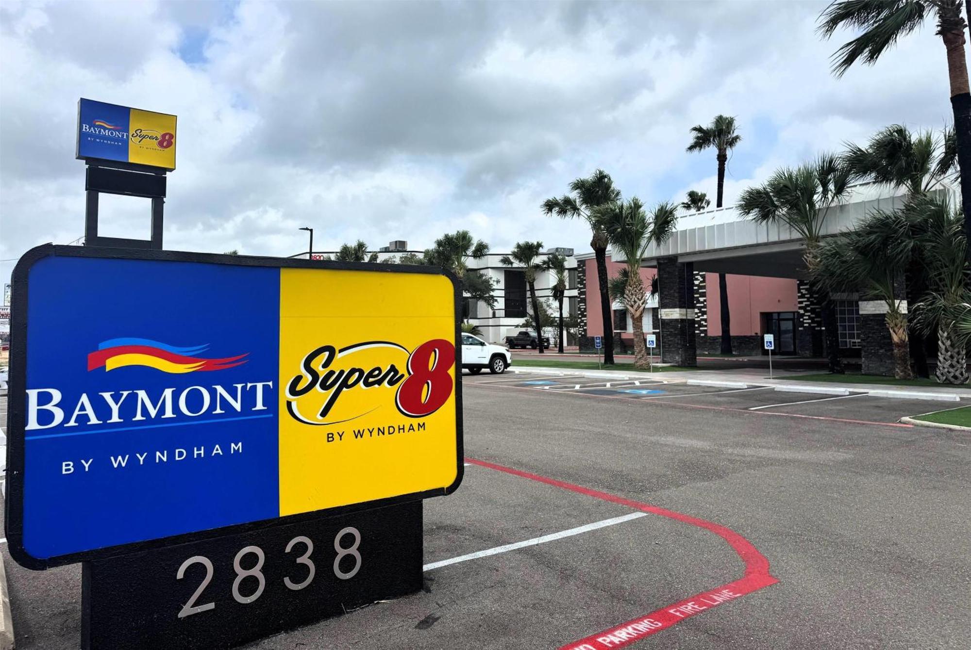 Super 8 By Wyndham Corpus Christi Airport Hotel Exterior photo